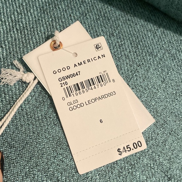 Good American Deep Scoop Bikini Top In Good Leopard Print - Picture 3 of 6